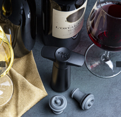 VacuVin комплект помпа за вакуум+4 тапи кутия black